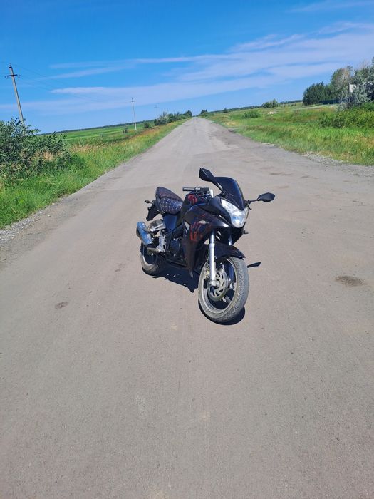 Продам мотоцикл 250 кубов