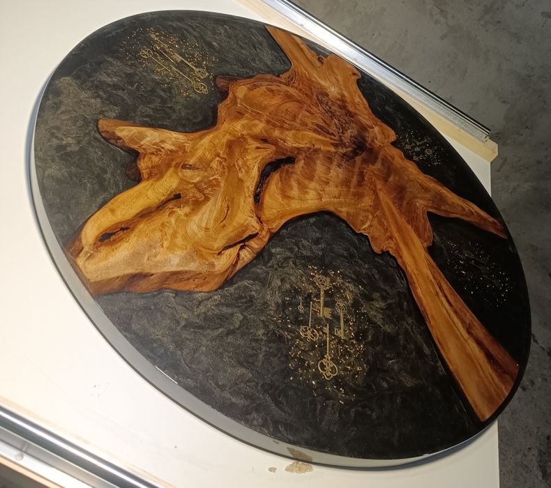 Vând masa lemn si rășină epoxidica cu rezistență UV