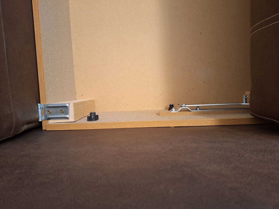 Canapea Extensibilă 3 Locuri cu Ladă – Maro – stare excelentă