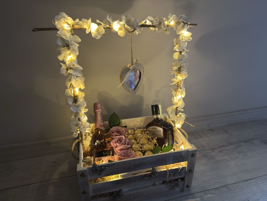 Ръчно изработени подаръци (мече, играчки, рози, цветя)