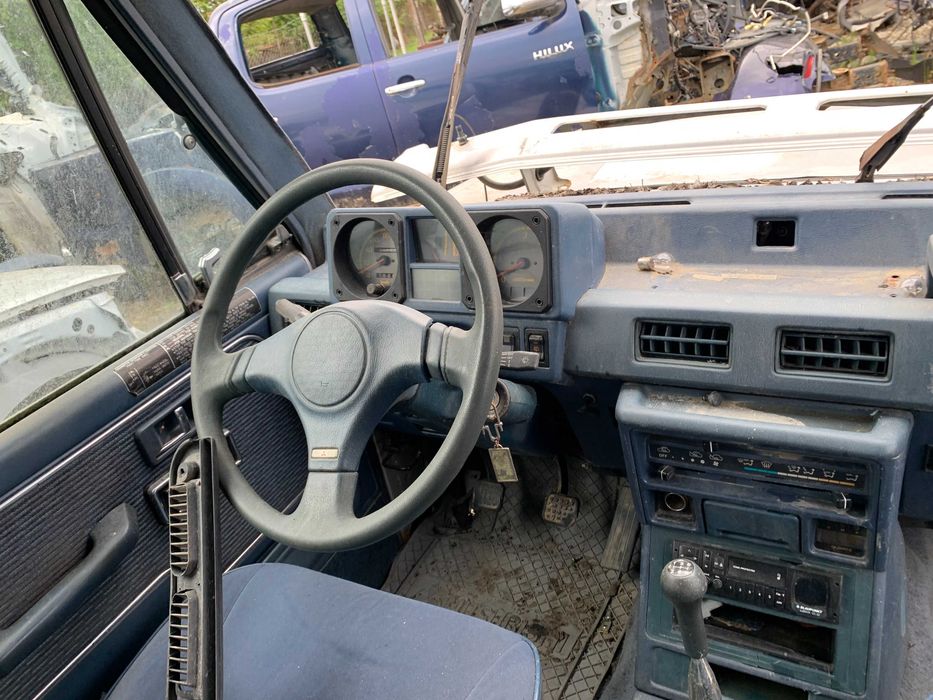 Dezmembrari Dezmembrez Piese piesa Dez Mitsubishi Pajero mk1 1989 2,5d