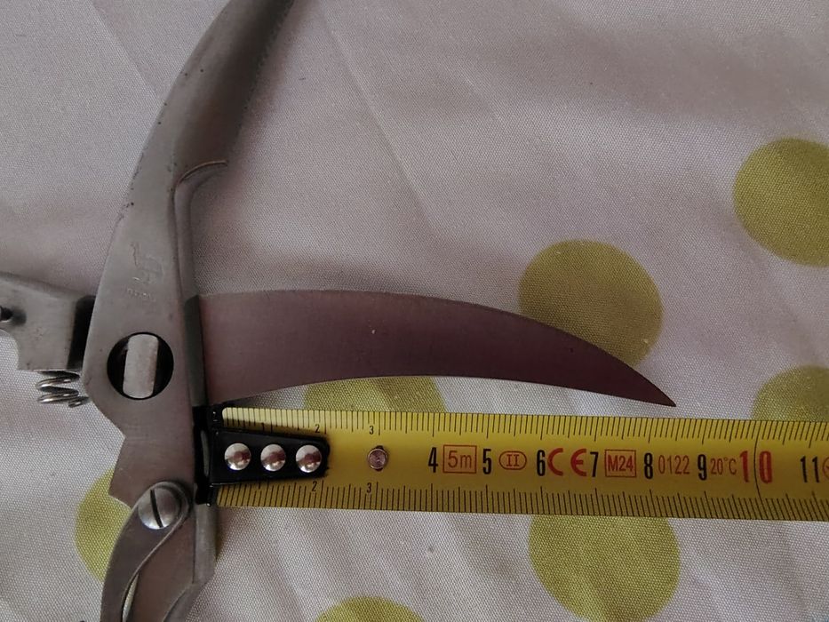 Foarfecă veche din oțel inoxidabil