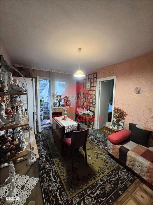 Apartament 3 Camere, Semidecomandat, Zona Piata Amzacea, Etaj 2 — fotografia 1