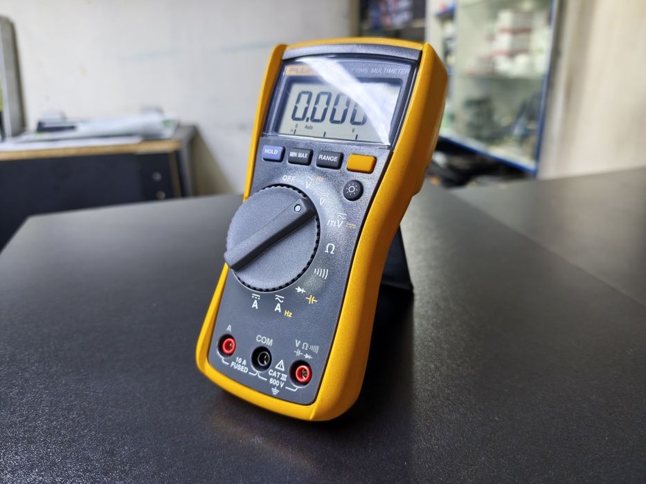 Мультиметр Fluke 115