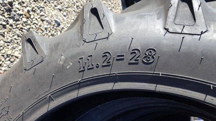 Cauciucuri noi BKT cu garantie 2 ani marimea 11.2-28 de tractor R28