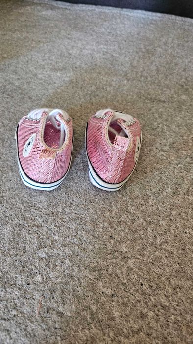 Бебешки обувчици