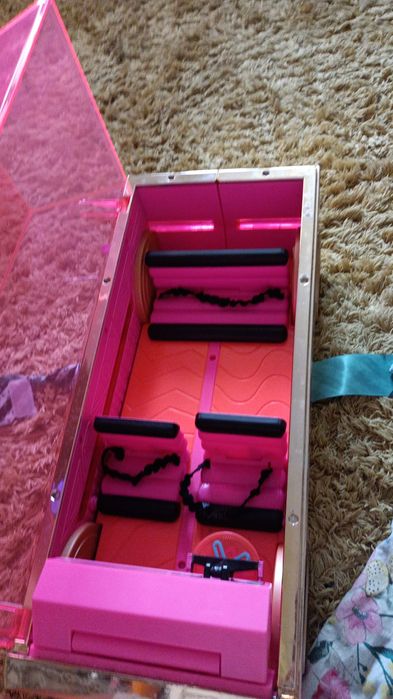 Vînd păpuși  LOL surprize