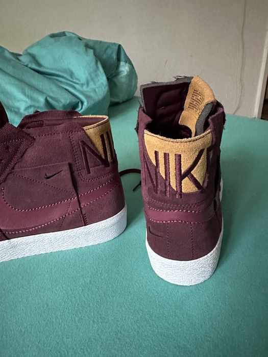 Vând adidași Nike