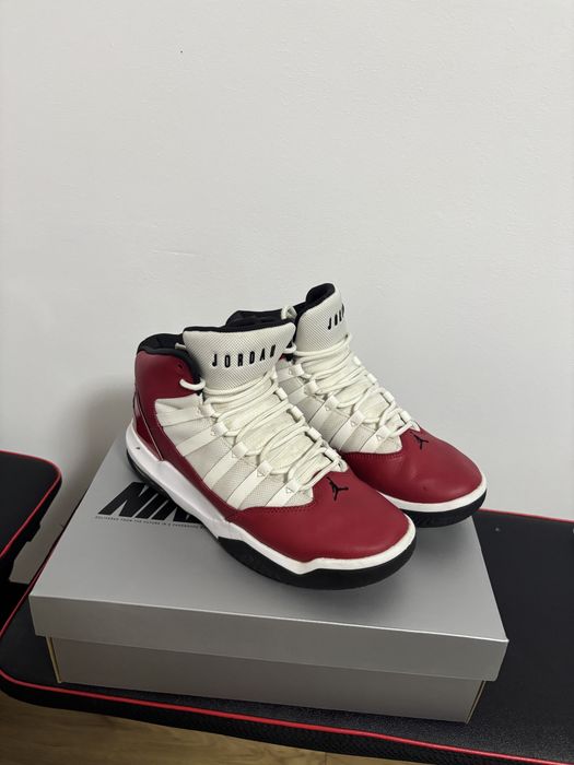 Air Jordan Retro – Mărimea 40-Red/White/Black-Stare excelentă
