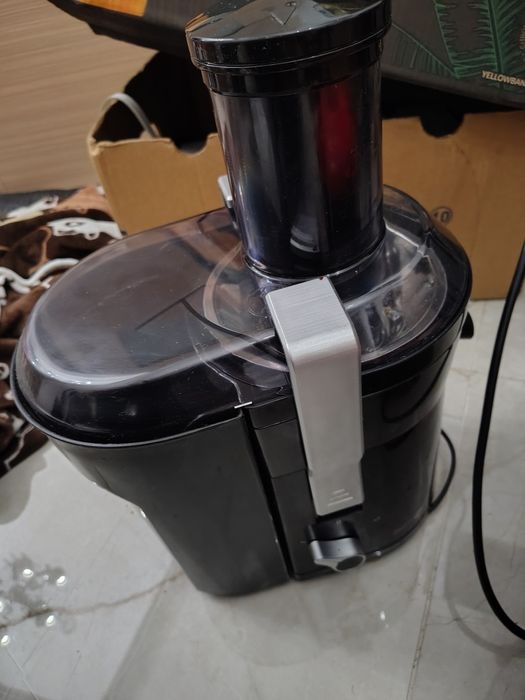 Storcător fructe (juicer)