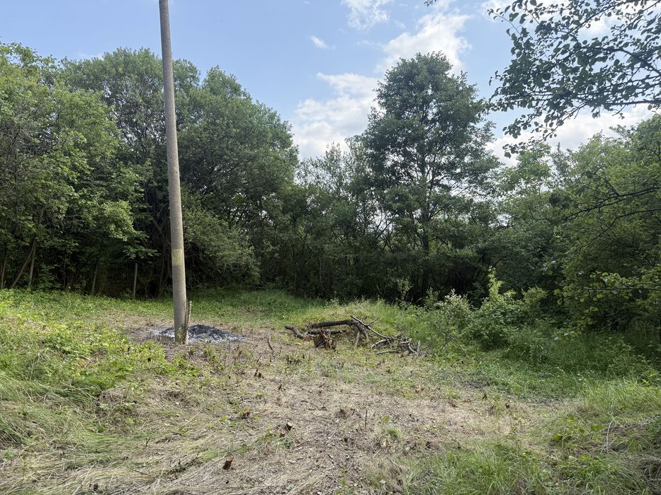 Парцел 905 кв.м. с постройка