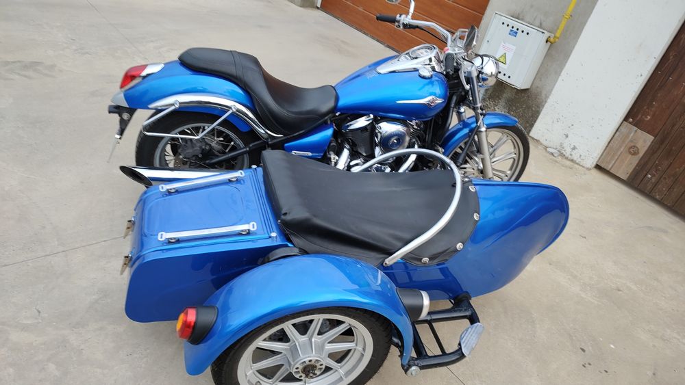 Motocicletă Kawasaki VN900 cu ataș