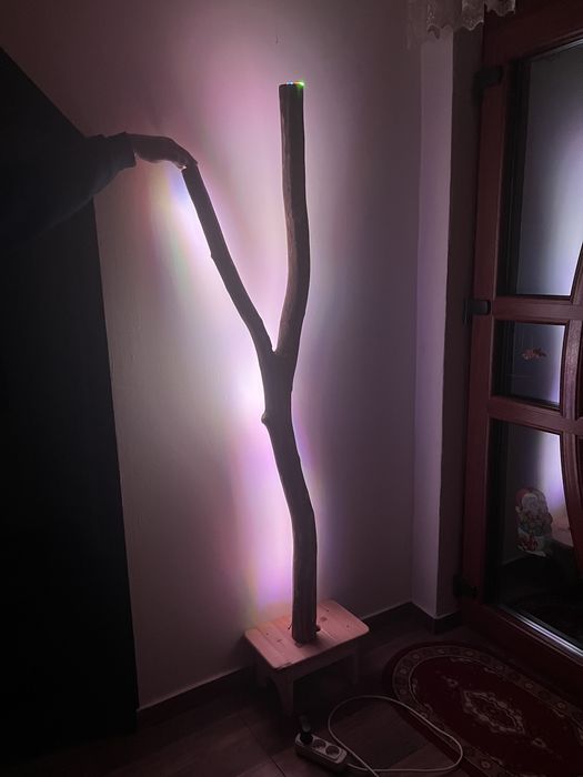 Decor din lemn natural cu iluminare LED RGB și telecomandă-piesa unica