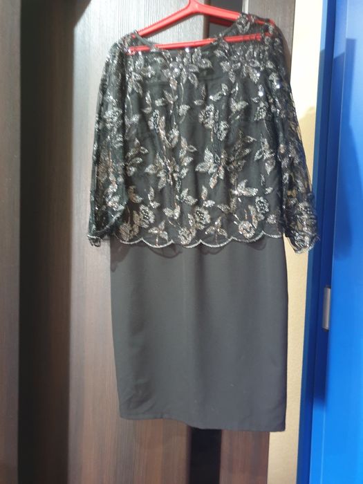 Продаю новое платье.