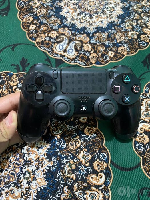PlayStation 4 pro sotiladi 250 dollar