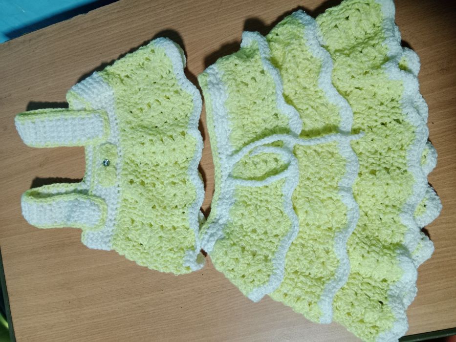 Вязанная децкая одежда