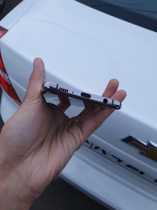 Samsung Galaxy S10 PLUS DUOS. OzU 8/128 GB. Garantya bor. Halol