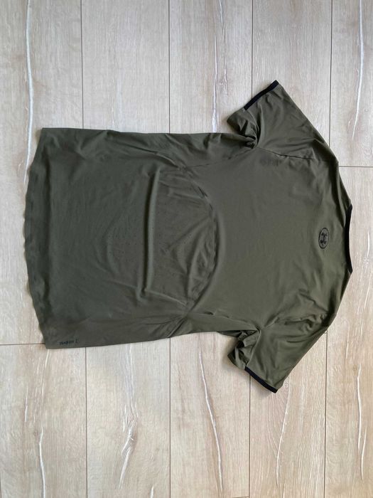 Under Armour IsoChill Perforated мъжка тениска размер М