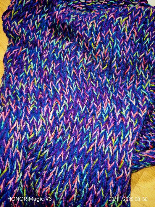 Ръчно изплетен пухкав зимен шал