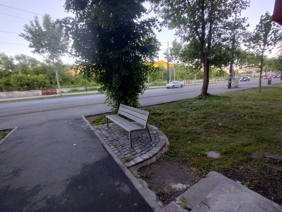 Spatiu de inchiriat la parter cu deschidere la bulevardul Revolutiei din Decembrie