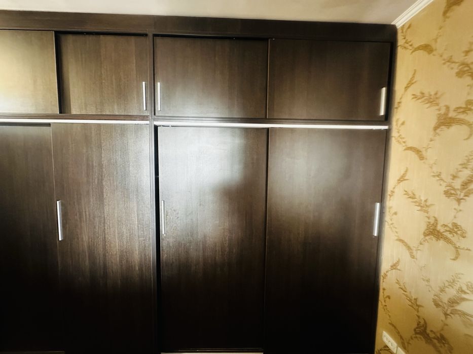 Продам большой шкаф