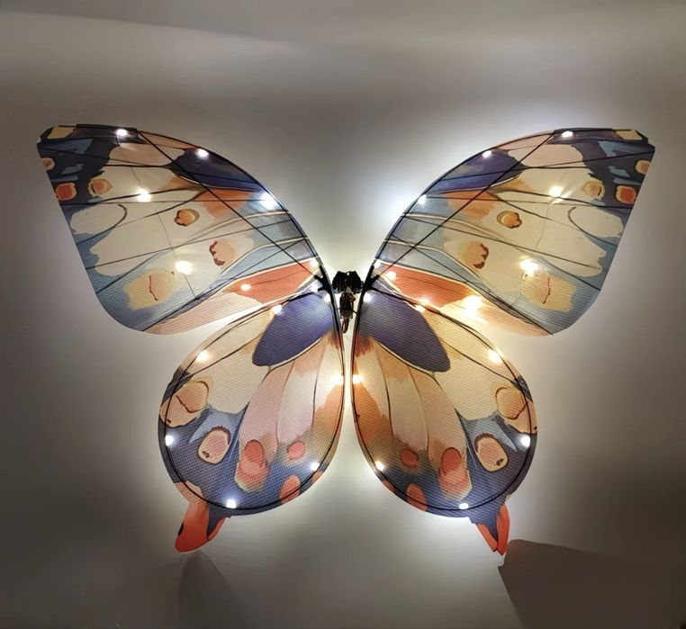 Дрон кобелек бабочка