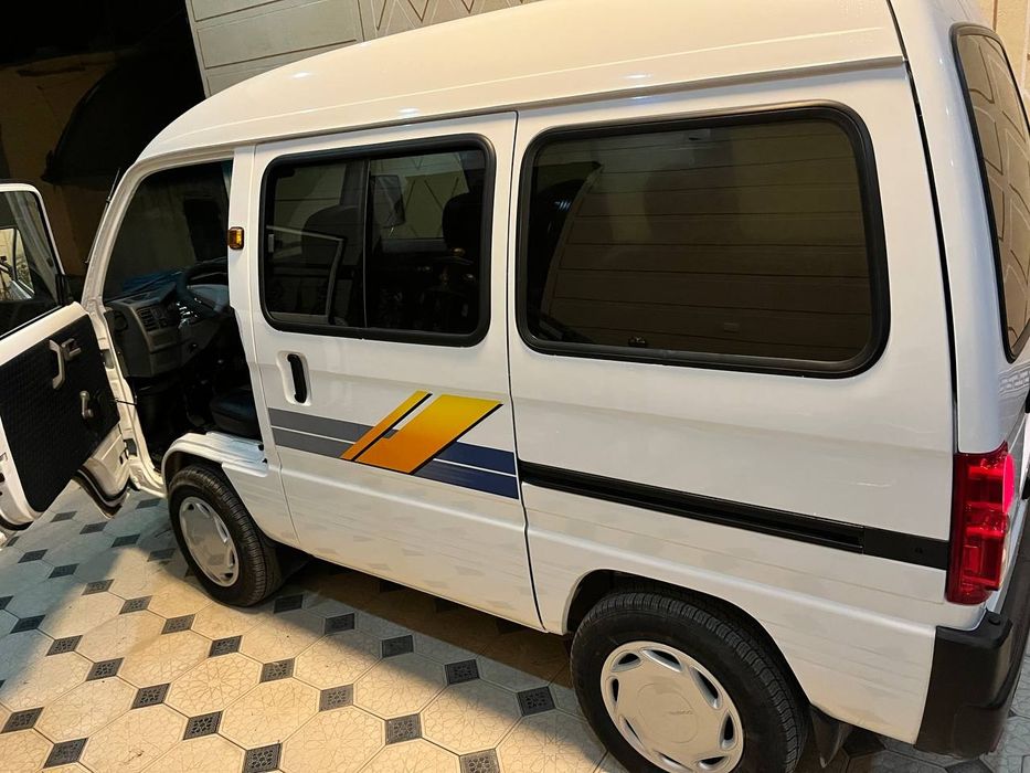 Moshina srochni sotiladi