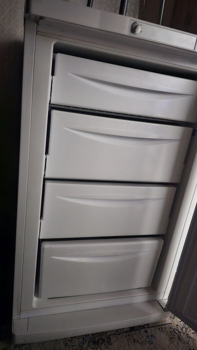 Продам морозильную камеру