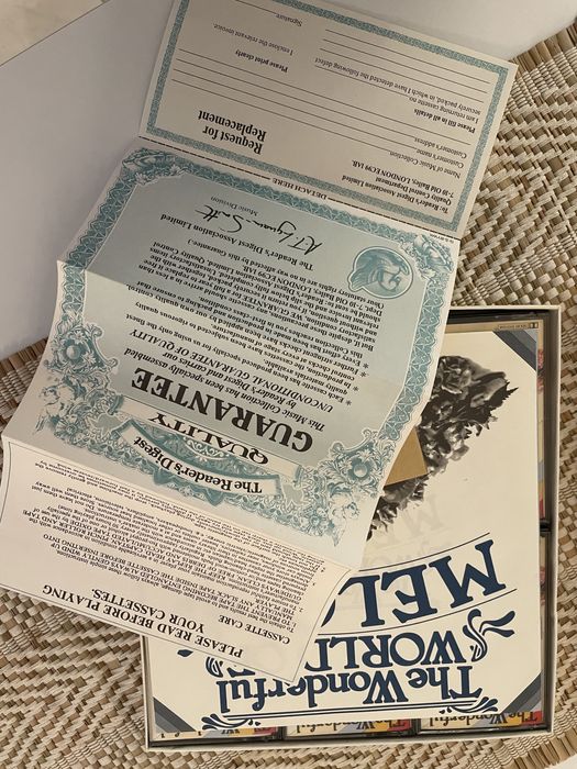 Ретро сет от 6 винил стерео аудио касети:Прекрасният свят на музиката