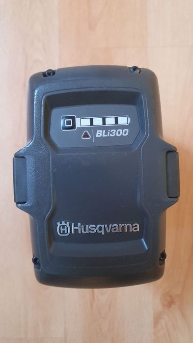 Makita DCG 180 pistol silicon,Husqvarna acumulator Bli 300
