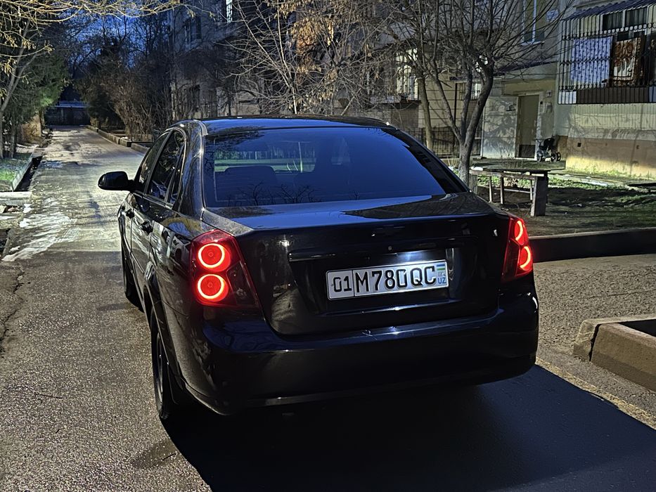 Продаю lacetti 1.8