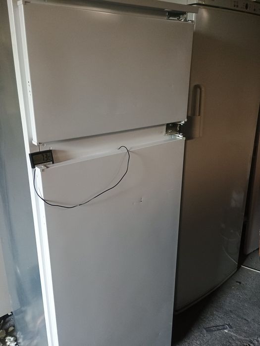 Frigider Whirlpool cu congelator 1,40 Austria