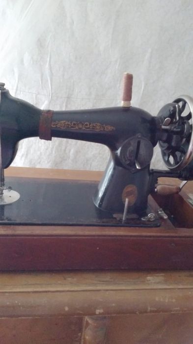 Продам швейную машинку советского производства