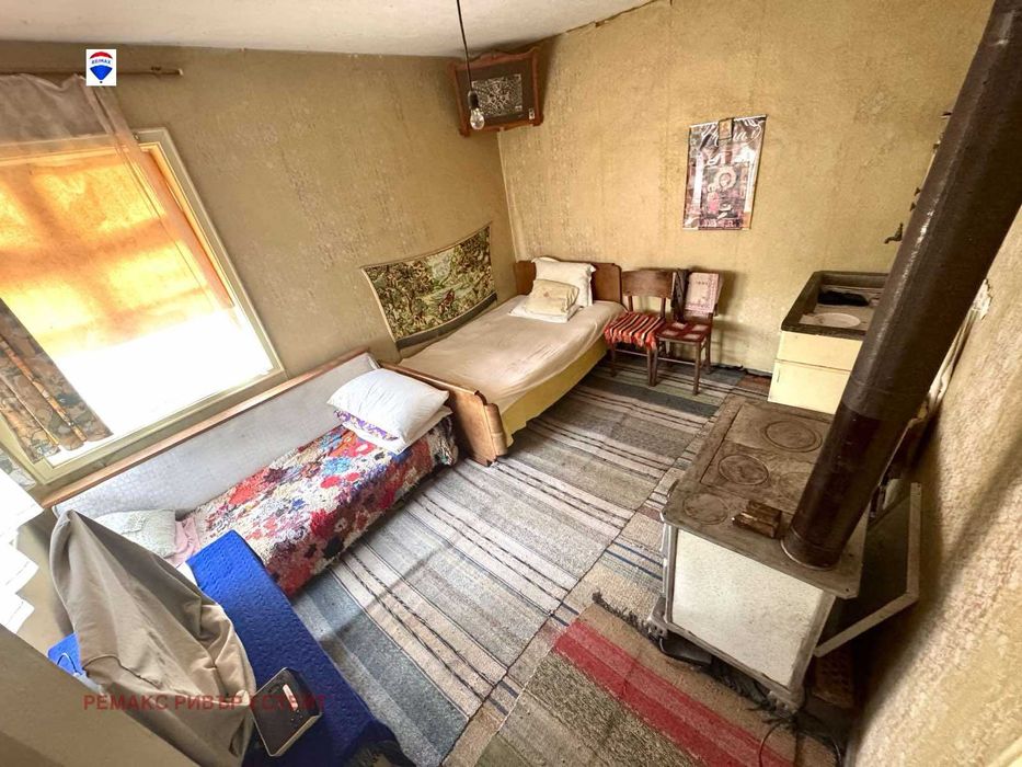 Селска къща за продажба в с. Бръшлен, обл. Русе