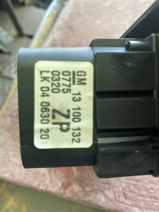 Копче за фарове на опел астра хаш