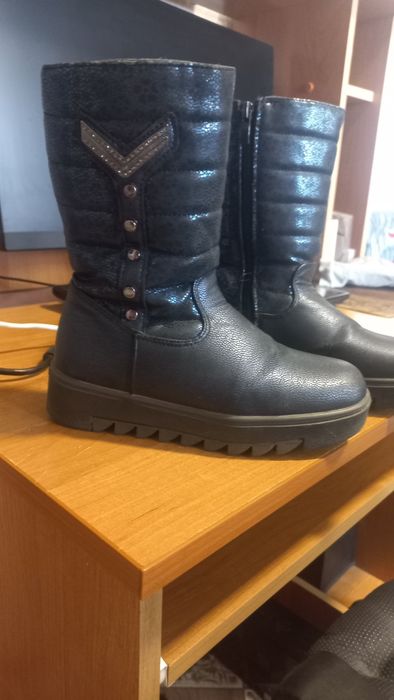 Продам зимние, тёплые сапожки на девочку