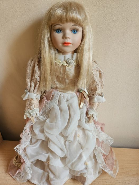 Порцеланови кукли