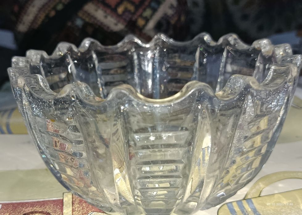 Продается  конфетницы и салатница.производство  СССР