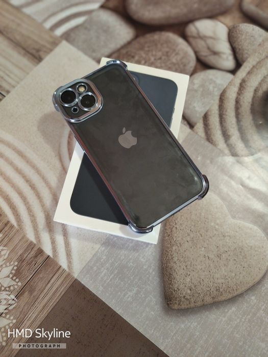 Продавам Iphone 13 black /  128gb