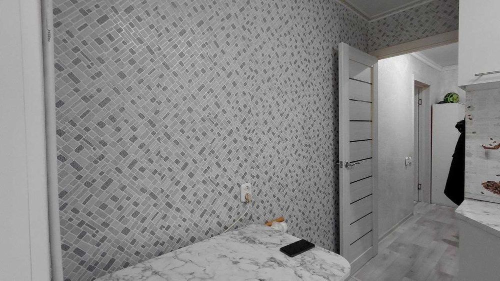 Продам 2 ком квартиру с ремонтом все рядом
