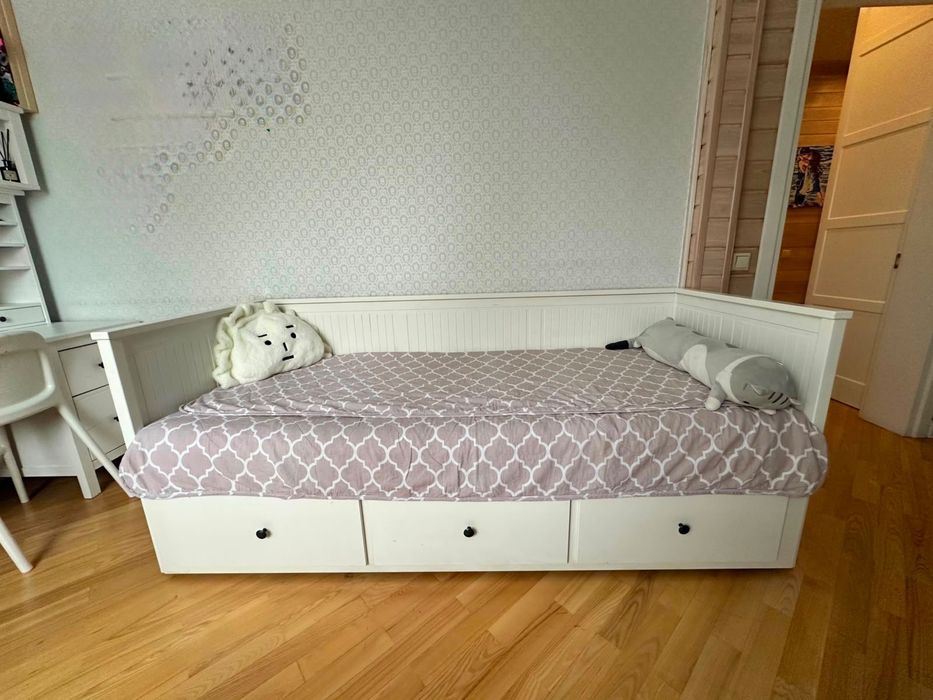 Продам комплект мебели детской