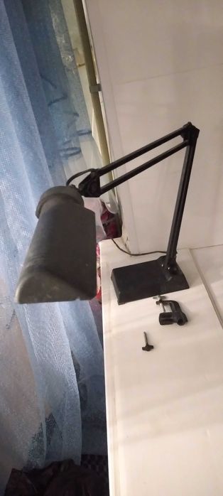 Настольная лампа