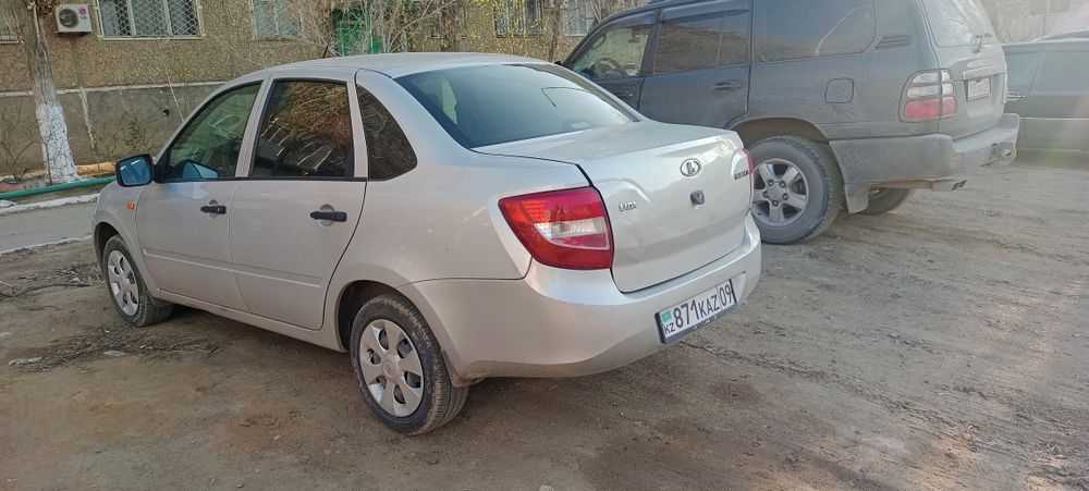Lada Granta 2015 г