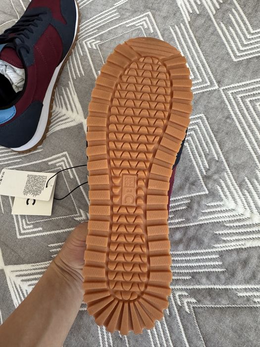 Сникерсы Uniqlo 42 р.