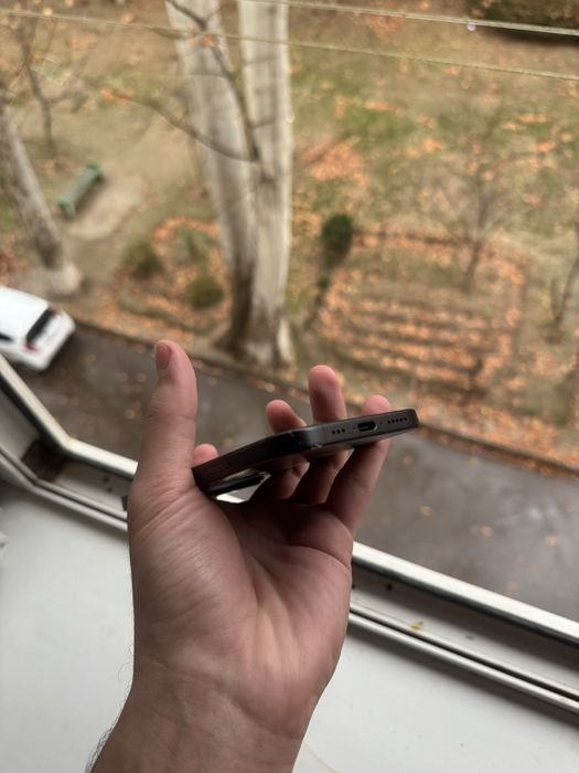 Iphone 16 черный