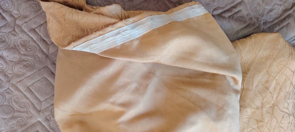 Продам шторы 2000