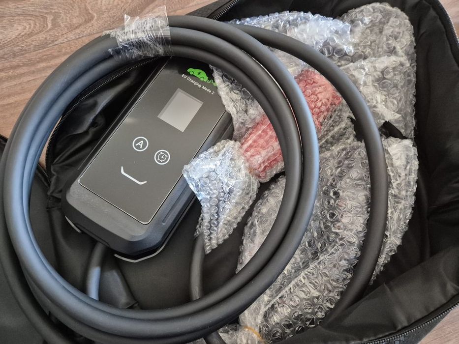Преносима зарядна станция с мощност 11KW /16A за трифазно зареждане.