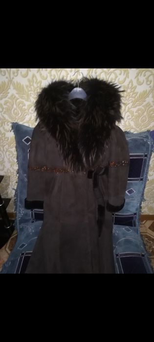 Почти новая дубленка