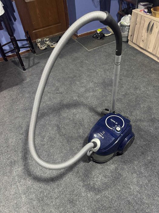Продаётся пылесос Bosch, мощность 1800 W (на запчасти/восстановление)