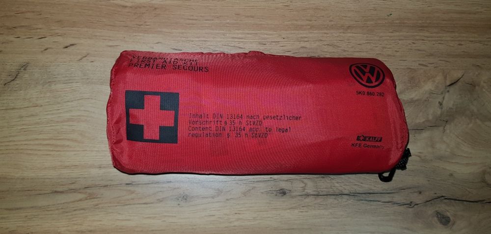 Чисто Нова Оригинална Аптечка от най-новия VW Passat!